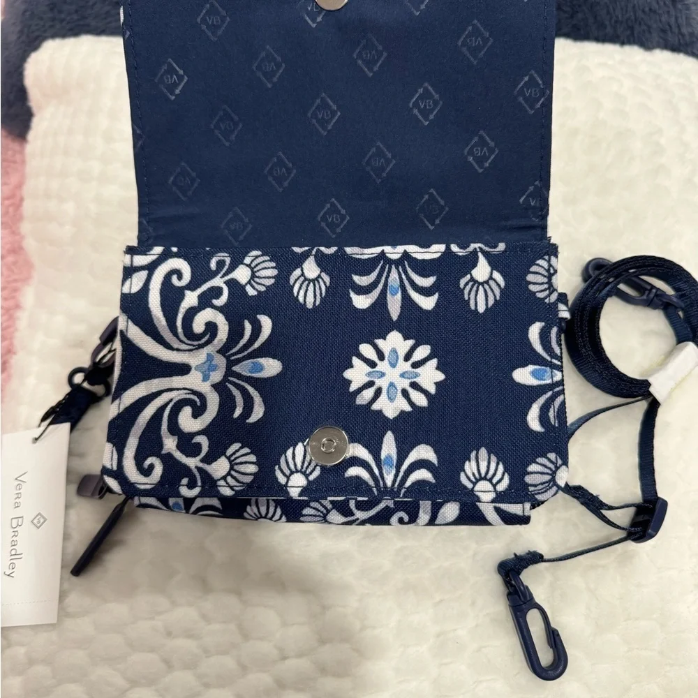 VERA BRADLEY Lighten Up 3-In-1 Crossbody ( steel blue medallion) $40 $85.00